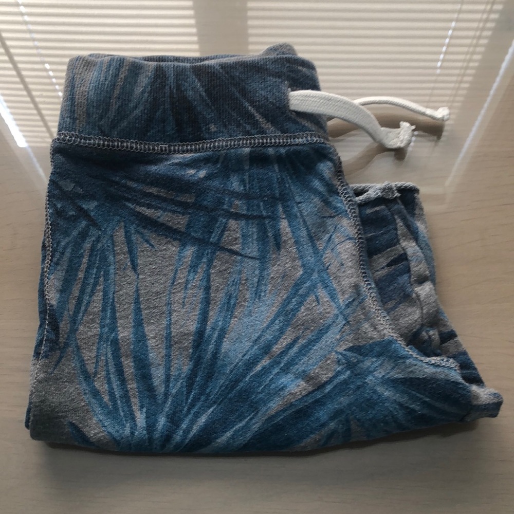 Shorts - Picture 2 of 3